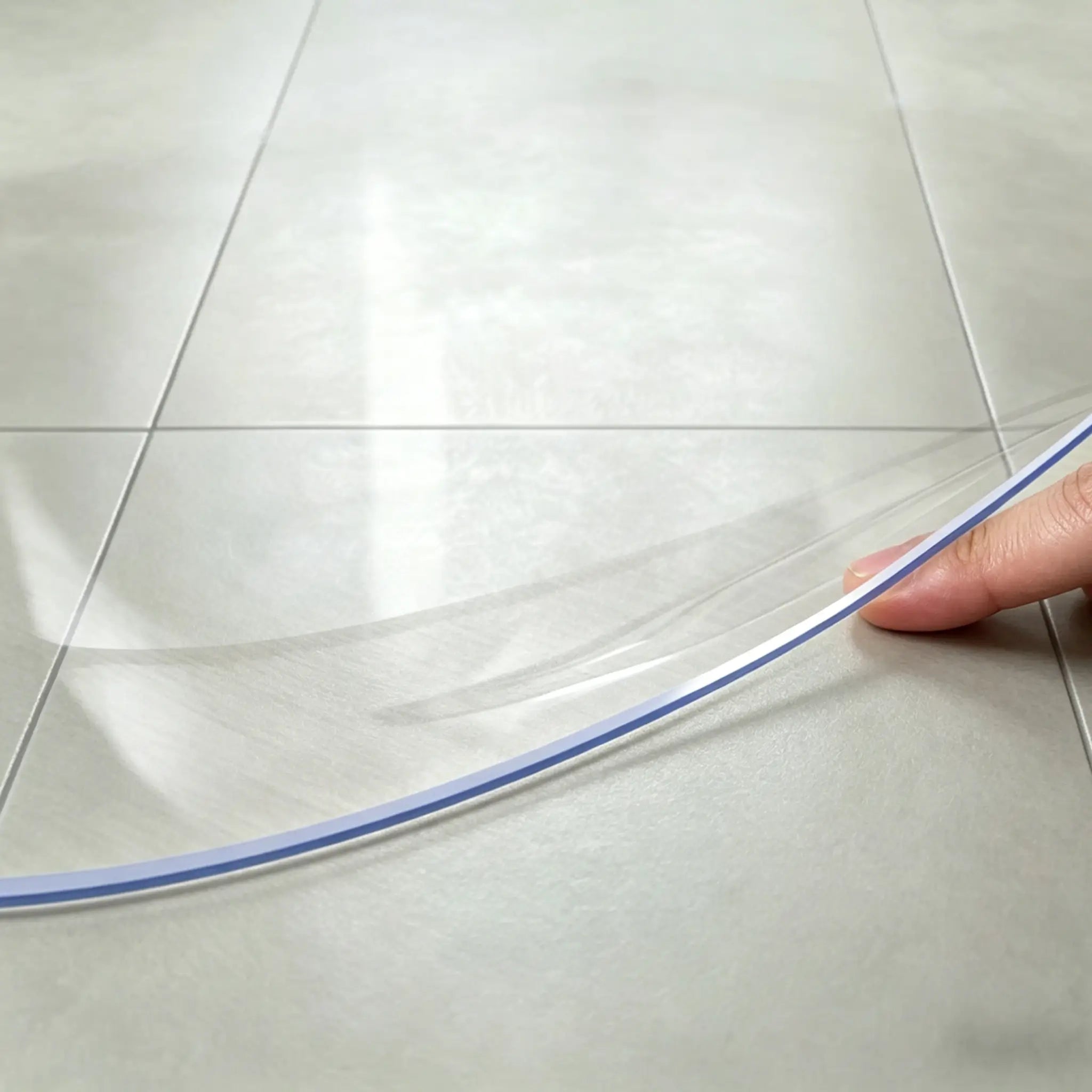 Close-up of round PVC mat edge showing 1.5mm thickness, durable and non-yellowing material for long-term use.
