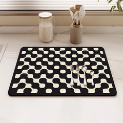 AimHave Sharp Ripple Diatomite Mat – Modern Black & White Chain Link Geometric Soft Quick-Dry Bath & Kitchen Mat, Non-Slip Dish Drying Runner